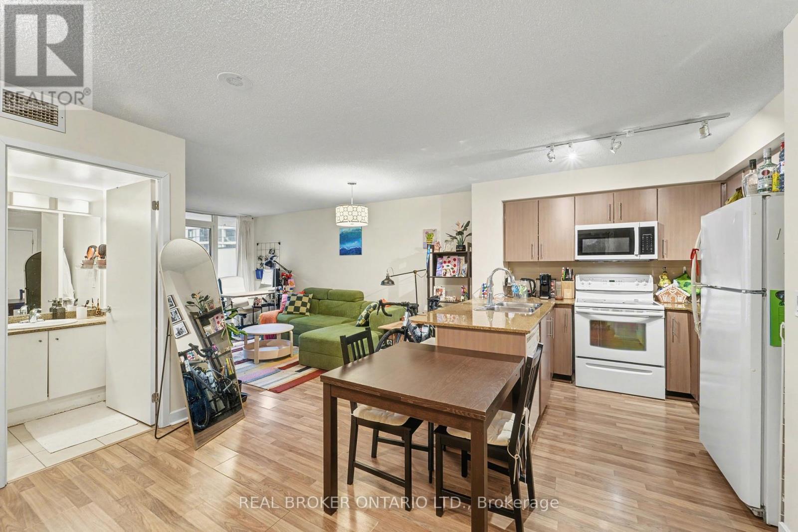 911 - 12 Yonge Street, Toronto, Ontario  M5E 1Z9 - Photo 6 - C12708996