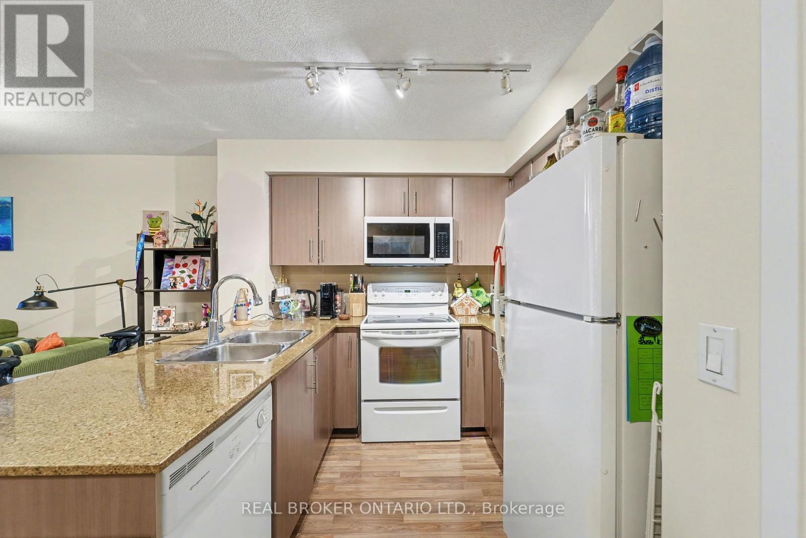 911 - 12 Yonge Street, Toronto, Ontario  M5E 1Z9 - Photo 9 - C12708996