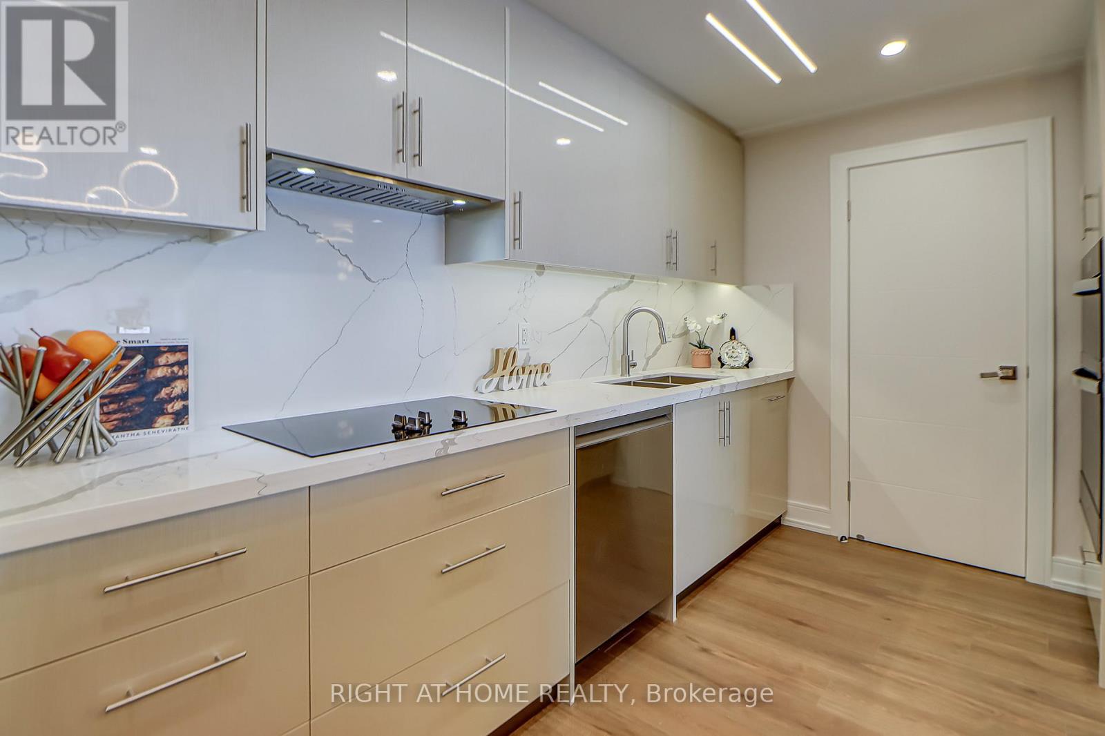 1207 - 130 Carlton Street, Toronto (Cabbagetown-South St. James Town), Ontario  M5A 4K3 - Photo 12 - C12709028