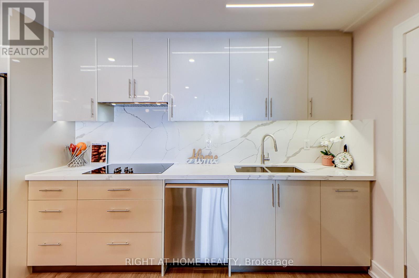 1207 - 130 Carlton Street, Toronto (Cabbagetown-South St. James Town), Ontario  M5A 4K3 - Photo 14 - C12709028