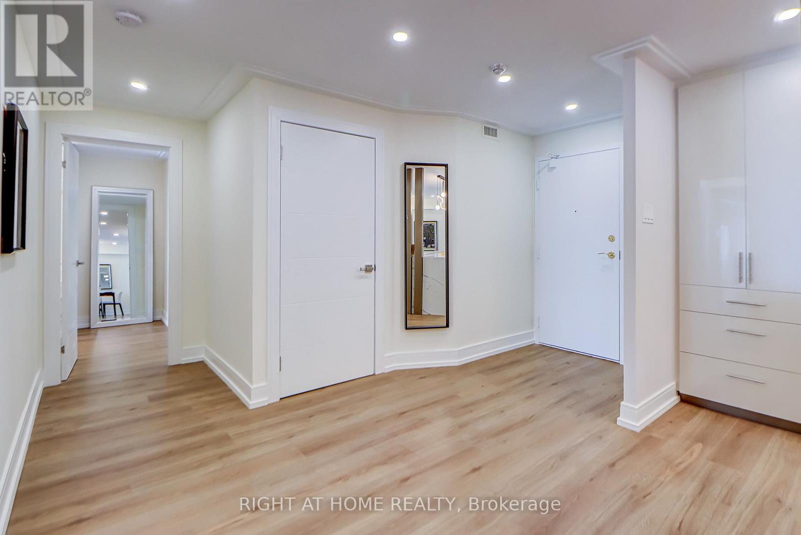 1207 - 130 Carlton Street, Toronto (Cabbagetown-South St. James Town), Ontario  M5A 4K3 - Photo 21 - C12709028