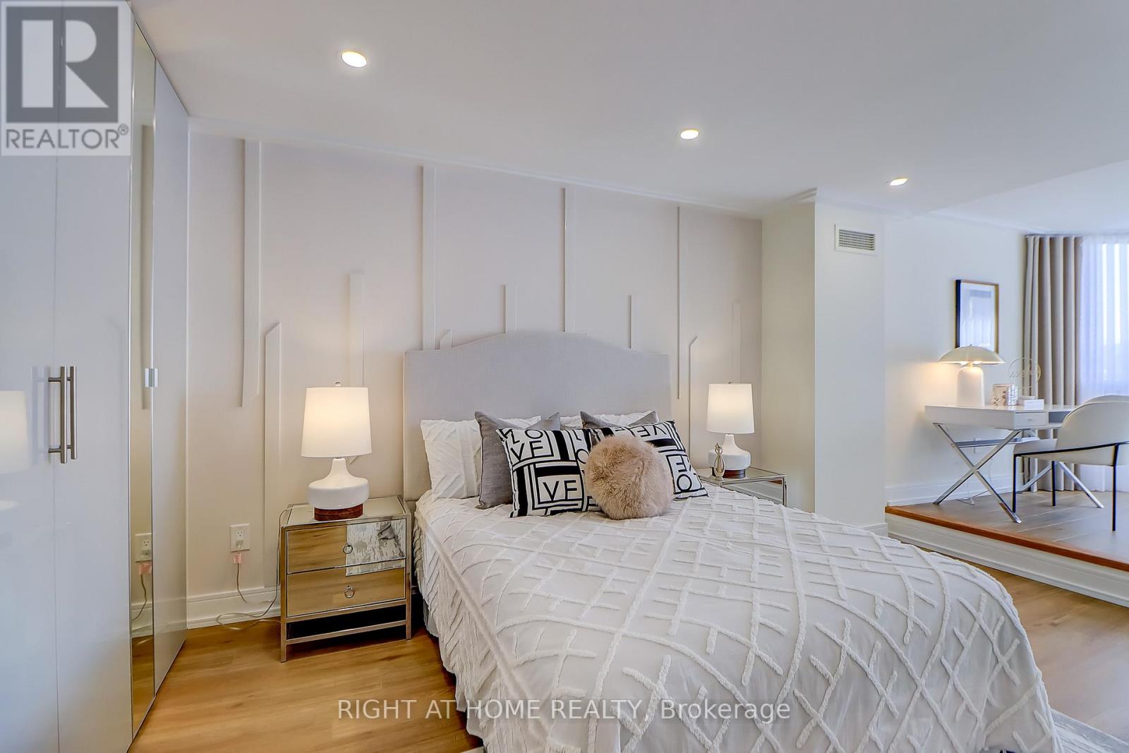 1207 - 130 Carlton Street, Toronto (Cabbagetown-South St. James Town), Ontario  M5A 4K3 - Photo 25 - C12709028