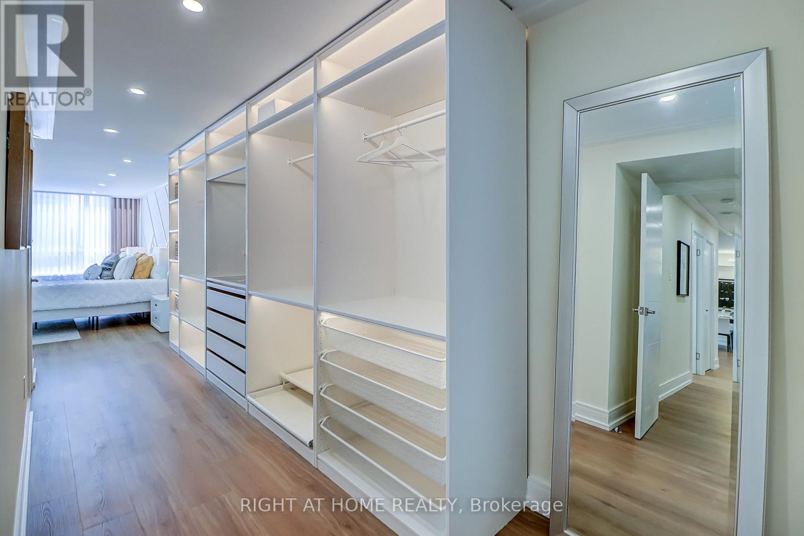 1207 - 130 Carlton Street, Toronto (Cabbagetown-South St. James Town), Ontario  M5A 4K3 - Photo 32 - C12709028