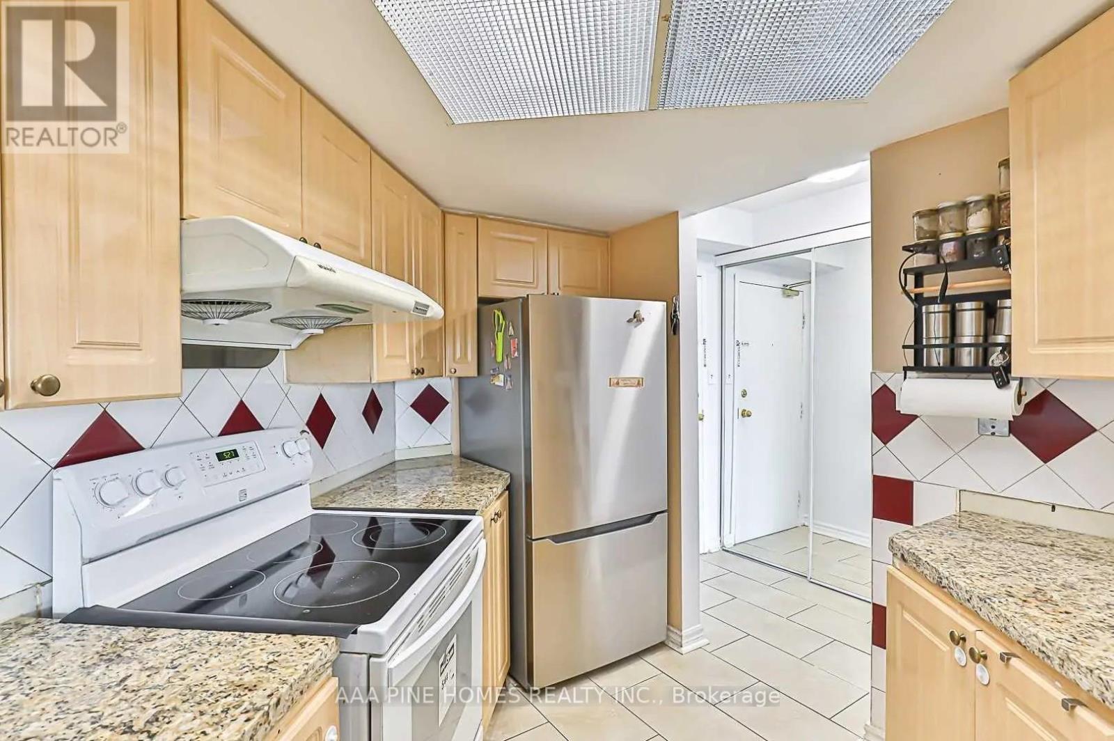 1111 - 2550 Lawrence Avenue E, Toronto, Ontario  M1P 4Z3 - Photo 6 - E12709010