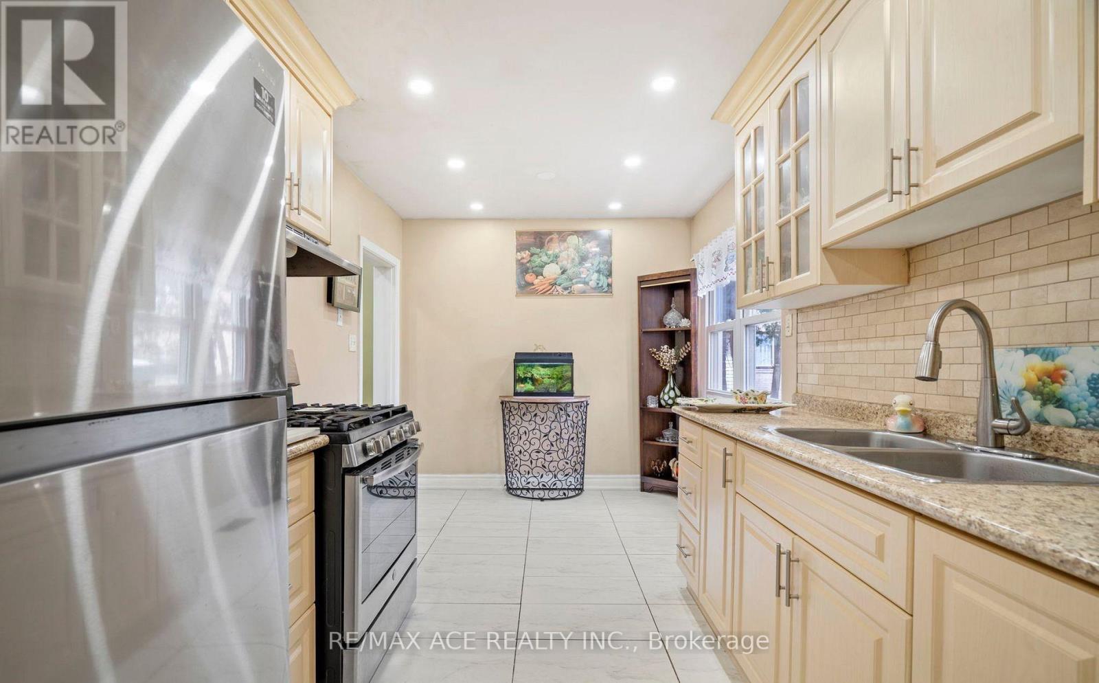 Main - 25 Overture Road, Toronto, Ontario  M1E 2W1 - Photo 8 - E12709044