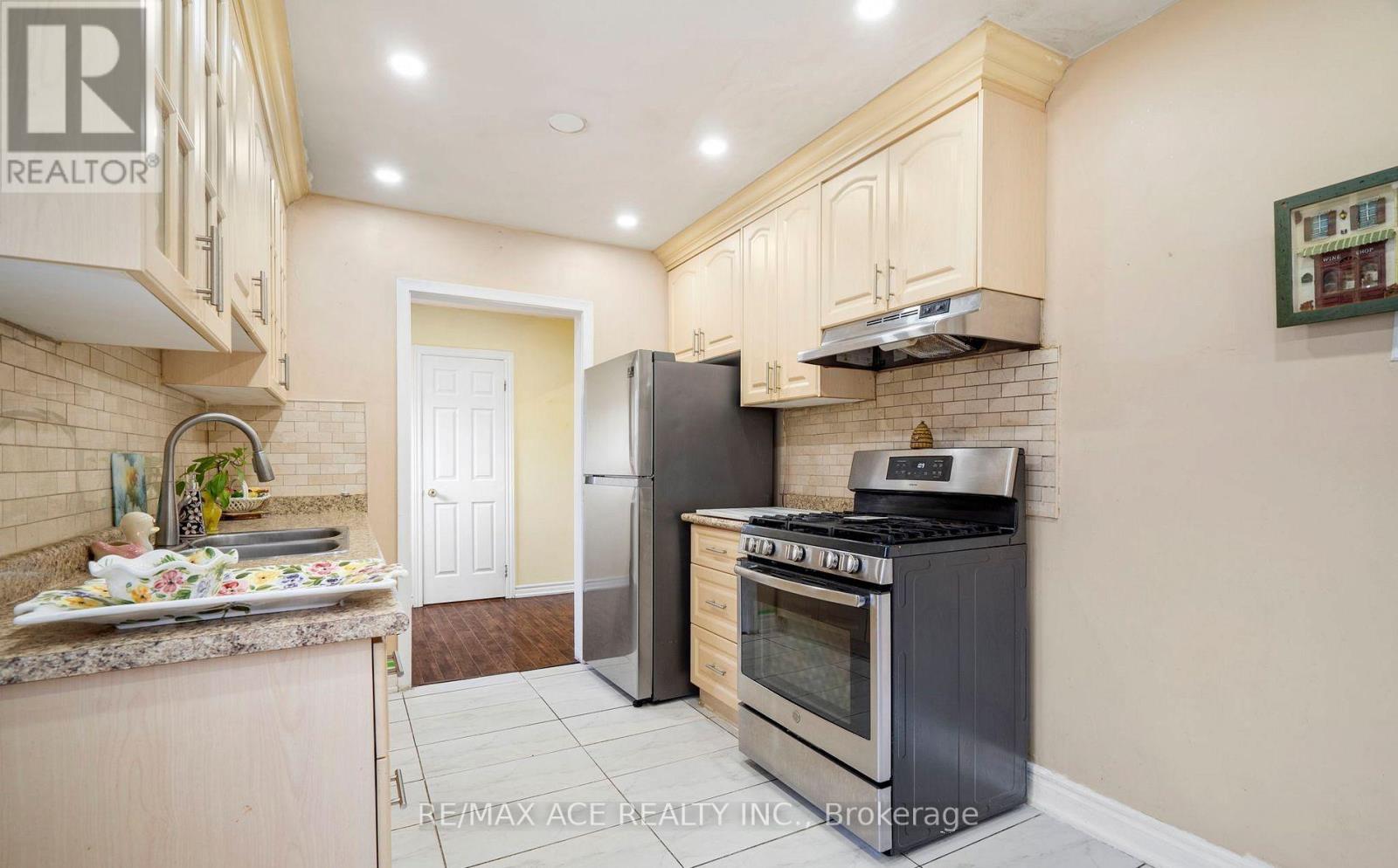 Main - 25 Overture Road, Toronto, Ontario  M1E 2W1 - Photo 9 - E12709044