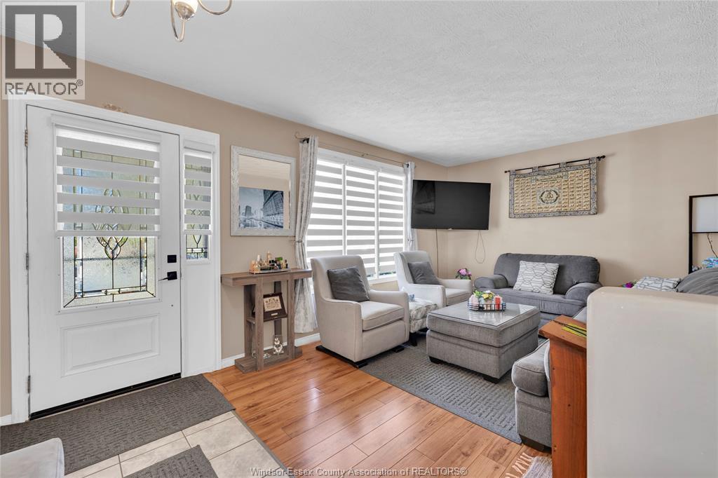 1812 Vicky Circle, Windsor, Ontario  N8W 5P6 - Photo 4 - 26001420