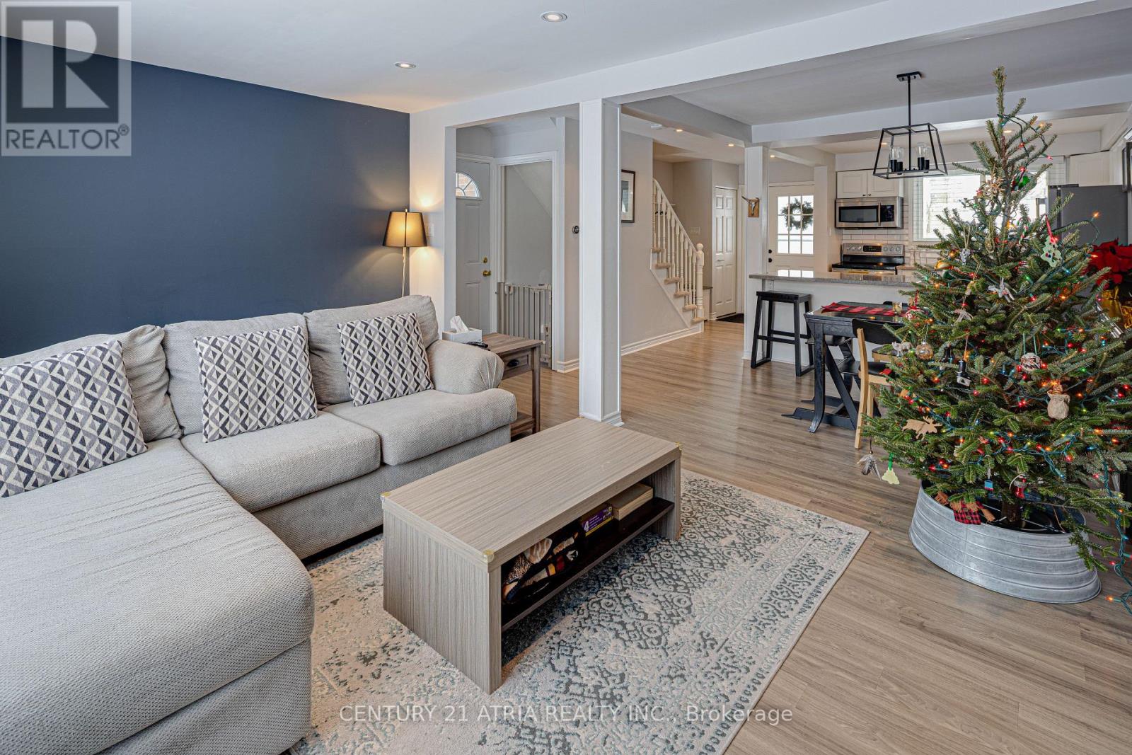 251 Stouffer Street, Whitchurch-Stouffville, Ontario  L4A 4Y8 - Photo 3 - N12709054