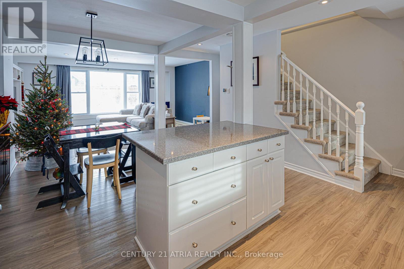 251 Stouffer Street, Whitchurch-Stouffville, Ontario  L4A 4Y8 - Photo 8 - N12709054