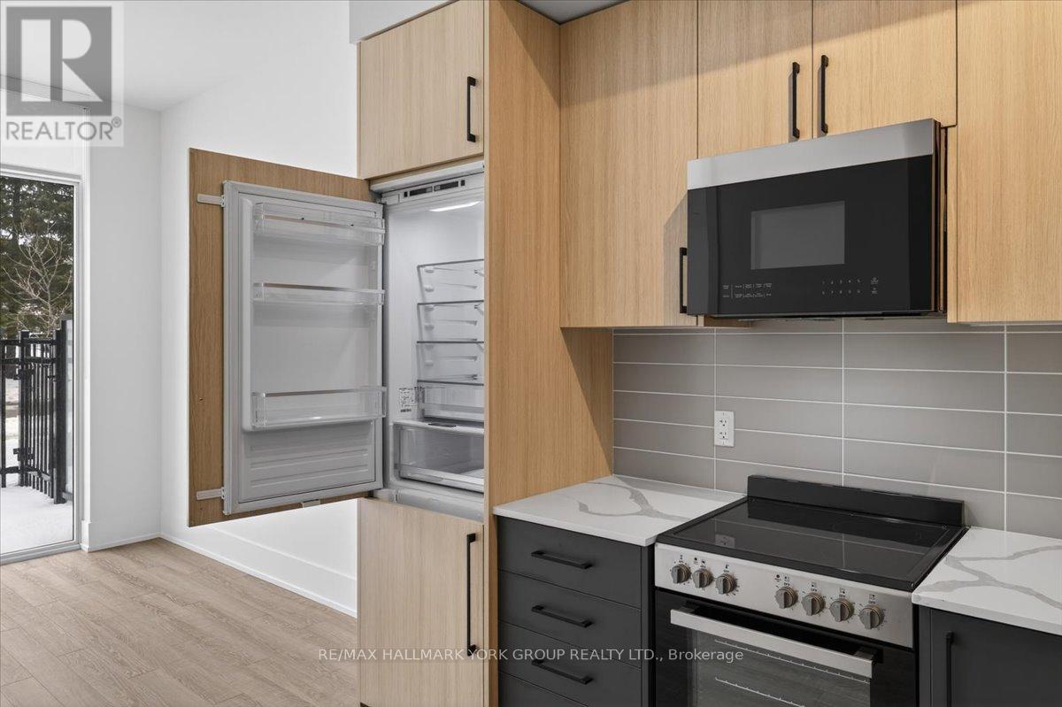 112 - 2075 King Road, King, Ontario  L7B 0R6 - Photo 7 - N12709068