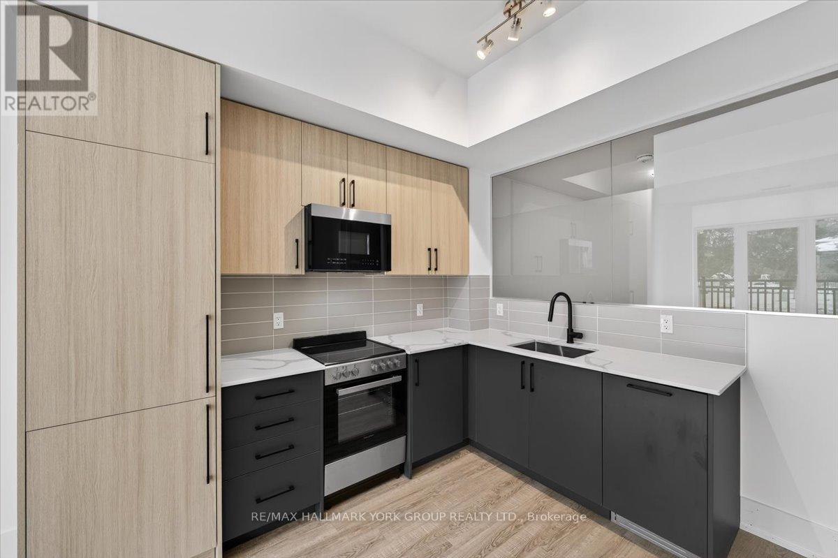 112 - 2075 King Road, King, Ontario  L7B 0R6 - Photo 8 - N12709068