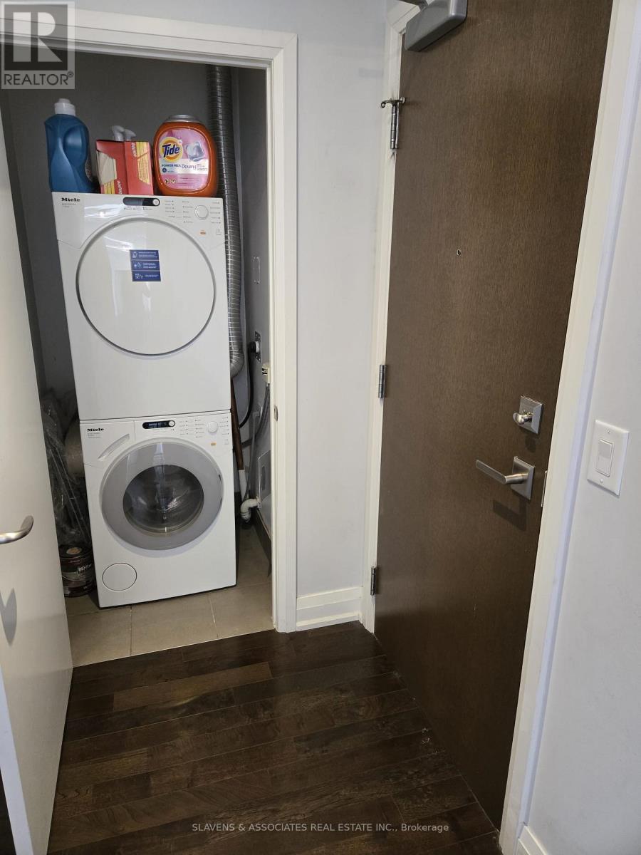 1712 - 80 John Street, Toronto, Ontario  M5V 3X4 - Photo 16 - C12708842