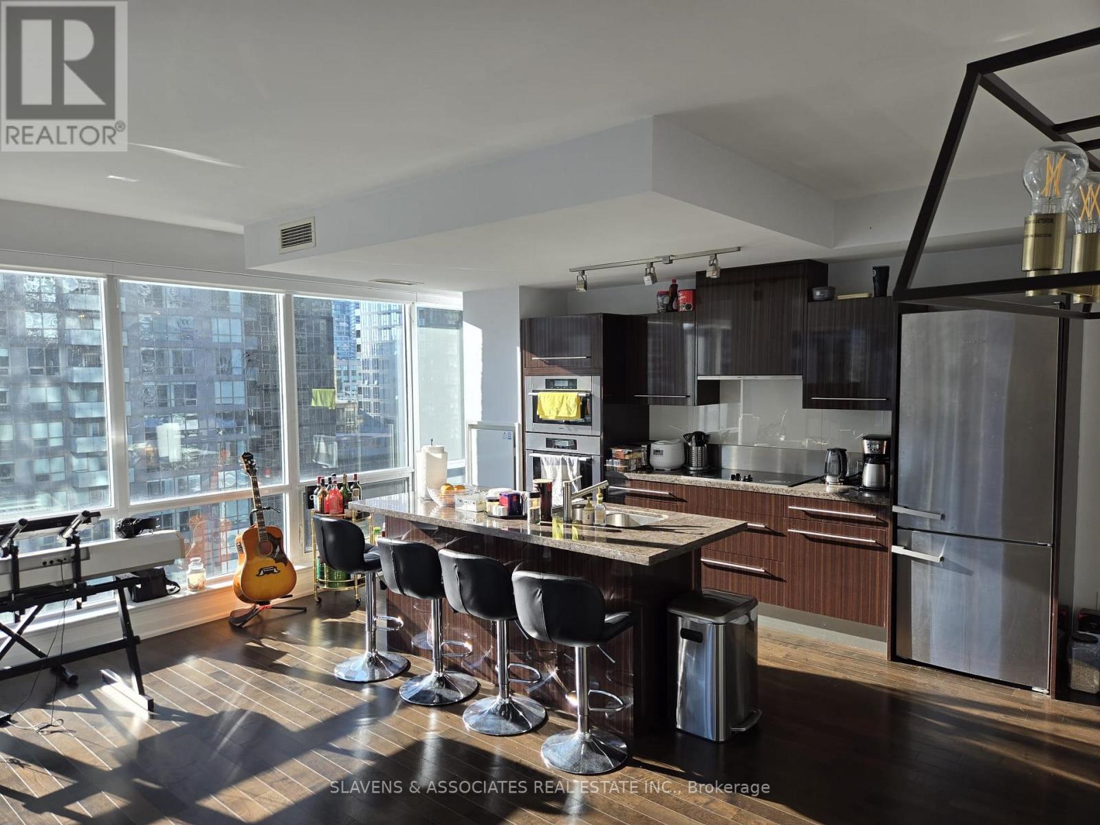 1712 - 80 JOHN STREET, Toronto, Ontario