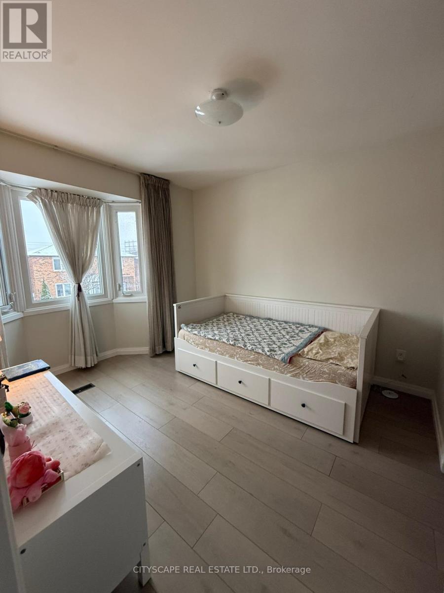 69 Woolenscote Circle, Toronto, Ontario  M9V 4R6 - Photo 10 - W12703554