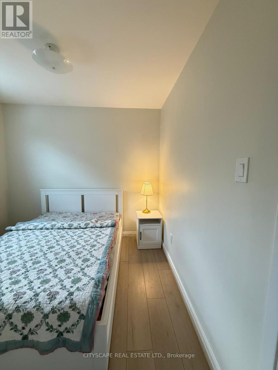 69 Woolenscote Circle, Toronto, Ontario  M9V 4R6 - Photo 11 - W12703554