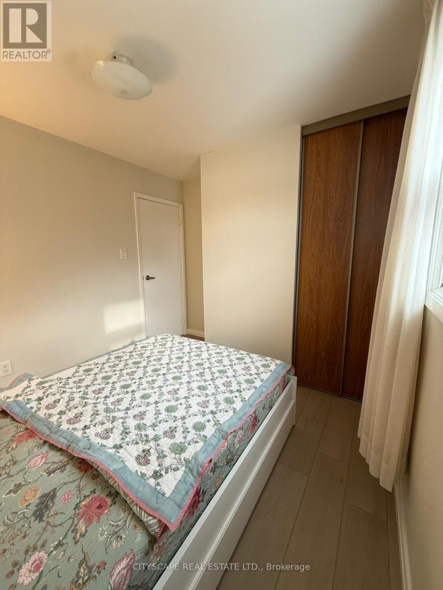 69 Woolenscote Circle, Toronto, Ontario  M9V 4R6 - Photo 19 - W12703554