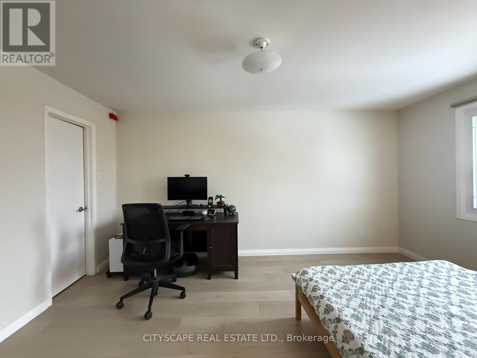 69 Woolenscote Circle, Toronto, Ontario  M9V 4R6 - Photo 7 - W12703554