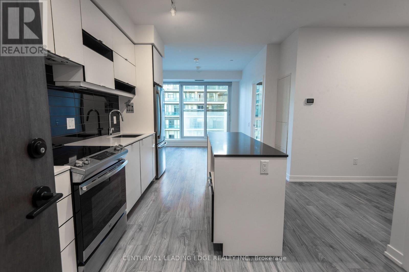 610 - 4065 Confederation Parkway W, Mississauga, Ontario  L5B 0L4 - Photo 3 - W12708928