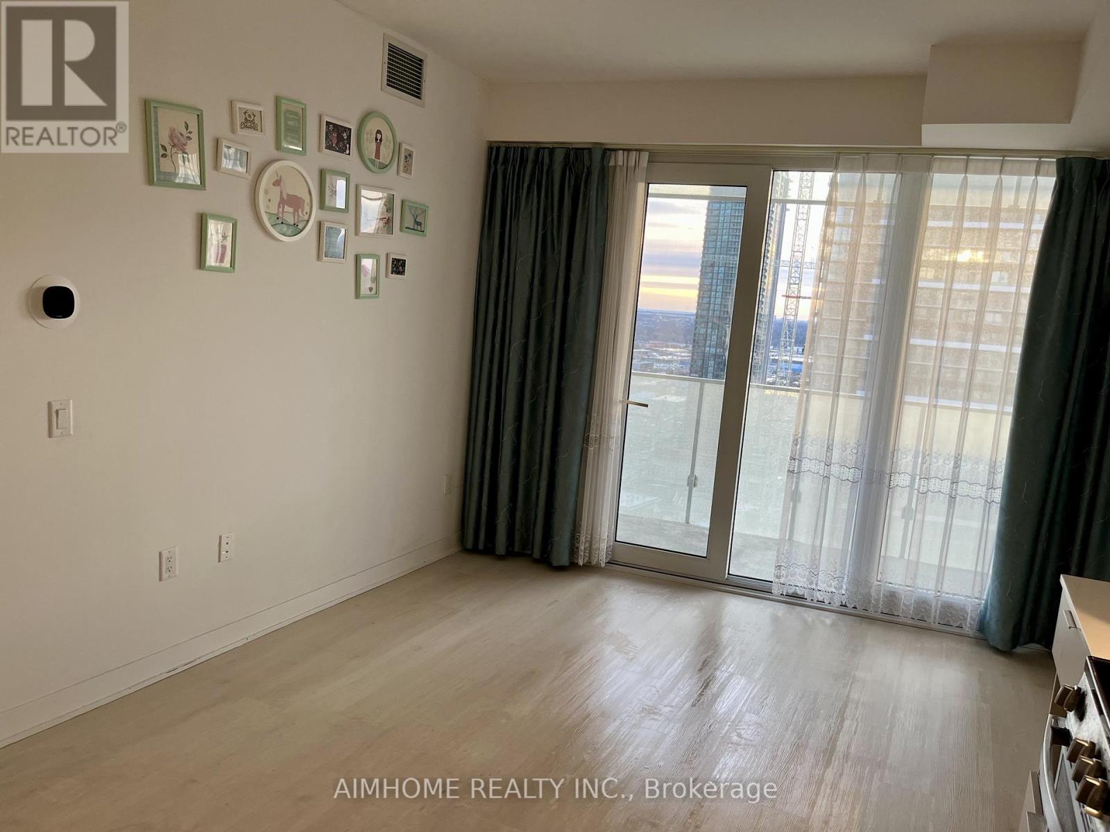 2608 - 3900 Confederation Parkway, Mississauga, Ontario  L5B 0M3 - Photo 3 - W12708932