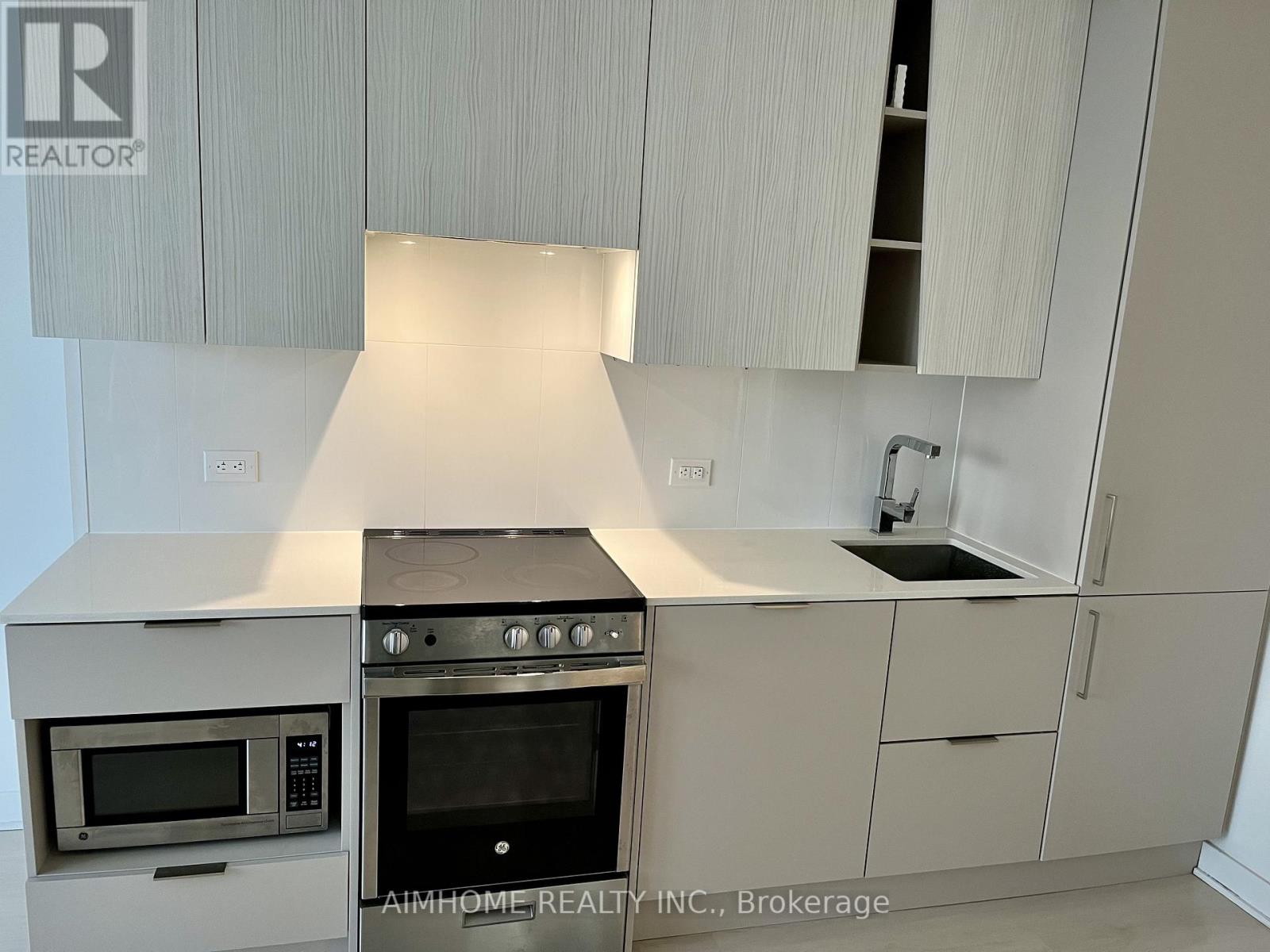 2608 - 3900 Confederation Parkway, Mississauga, Ontario  L5B 0M3 - Photo 4 - W12708932