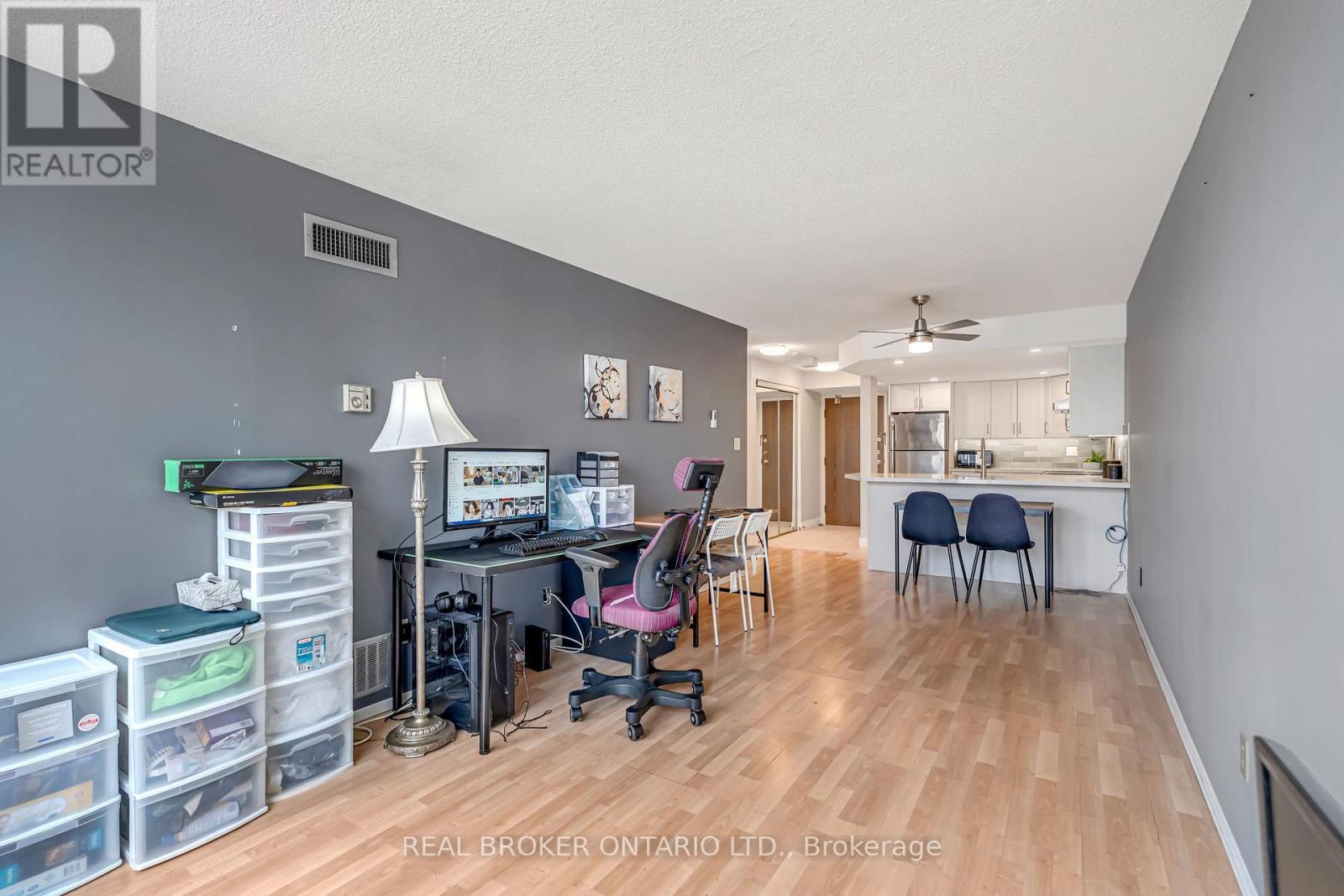 903 - 25 Agnes Street, Mississauga, Ontario  L5B 3X7 - Photo 13 - W12708946