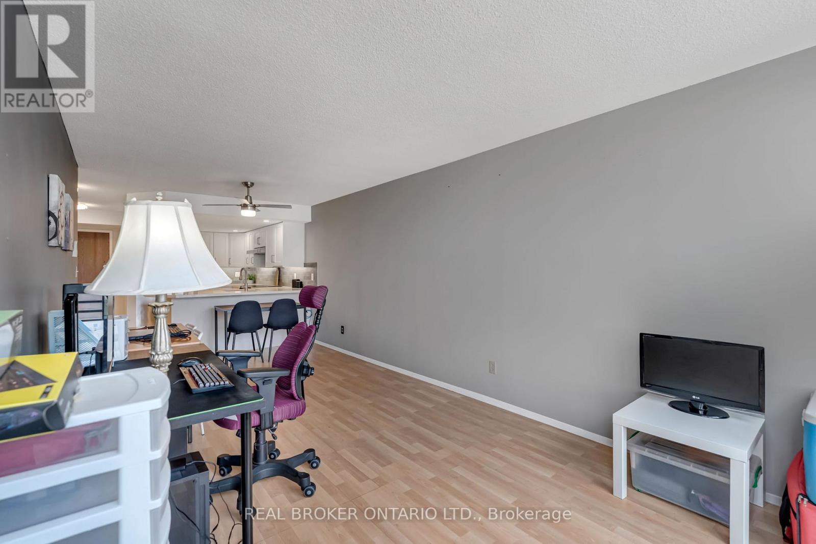 903 - 25 Agnes Street, Mississauga, Ontario  L5B 3X7 - Photo 15 - W12708946