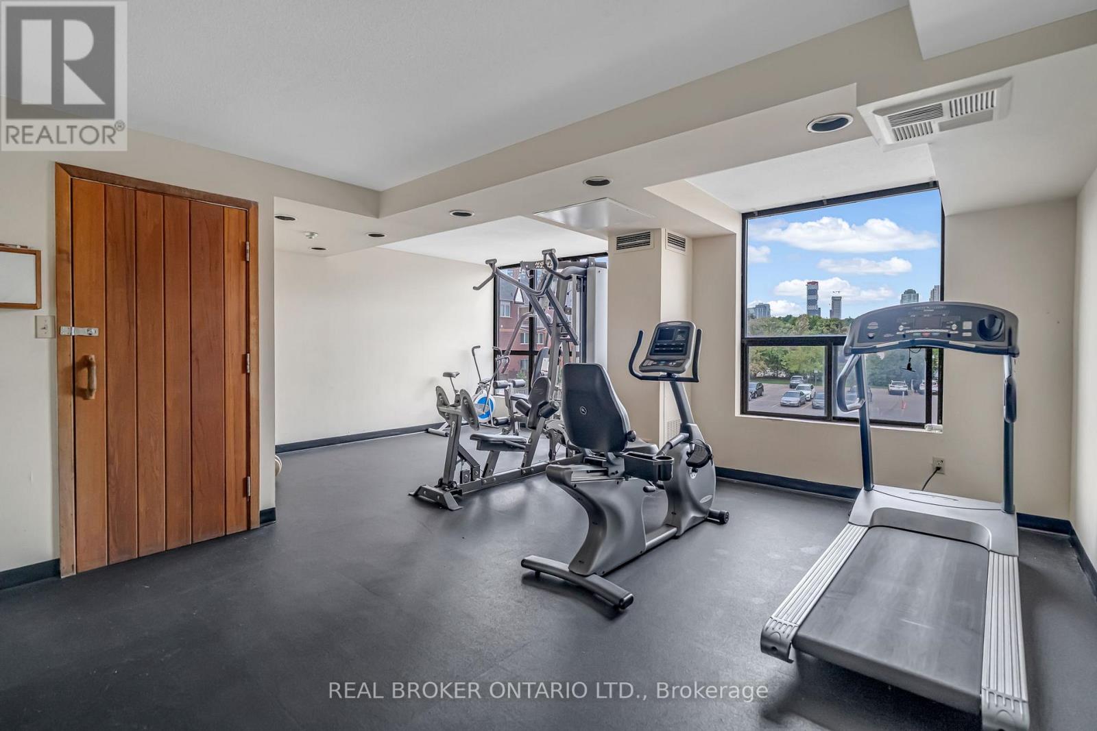 903 - 25 Agnes Street, Mississauga, Ontario  L5B 3X7 - Photo 19 - W12708946