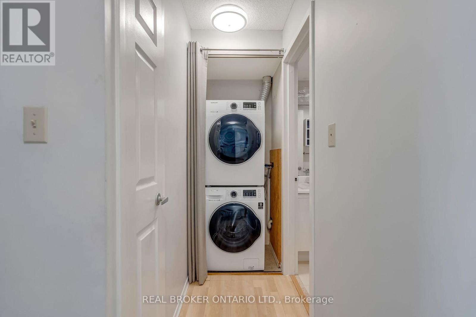 903 - 25 Agnes Street, Mississauga, Ontario  L5B 3X7 - Photo 6 - W12708946