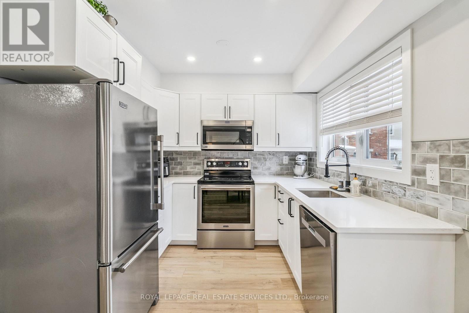 9 - 2444 Post Road, Oakville, Ontario  L6H 0J2 - Photo 7 - W12708974