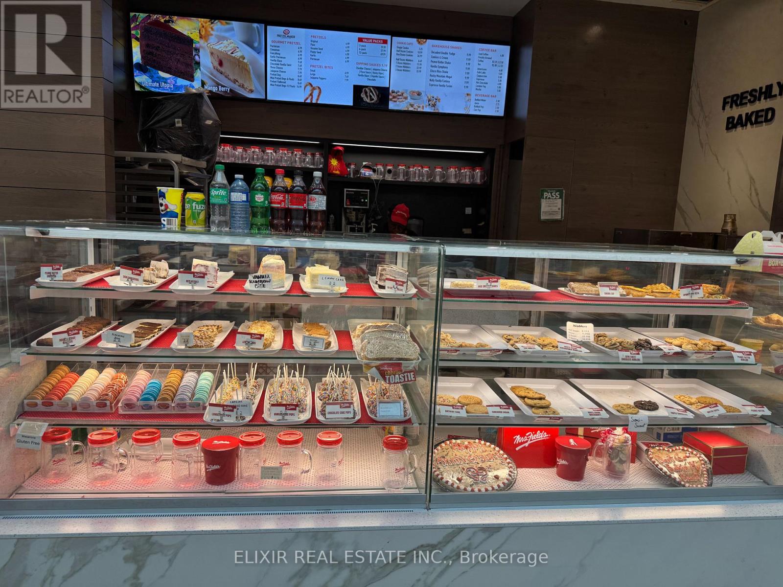 #1063 - 25 The West Mall, Toronto, Ontario  M9C 1B8 - Photo 5 - W12708994