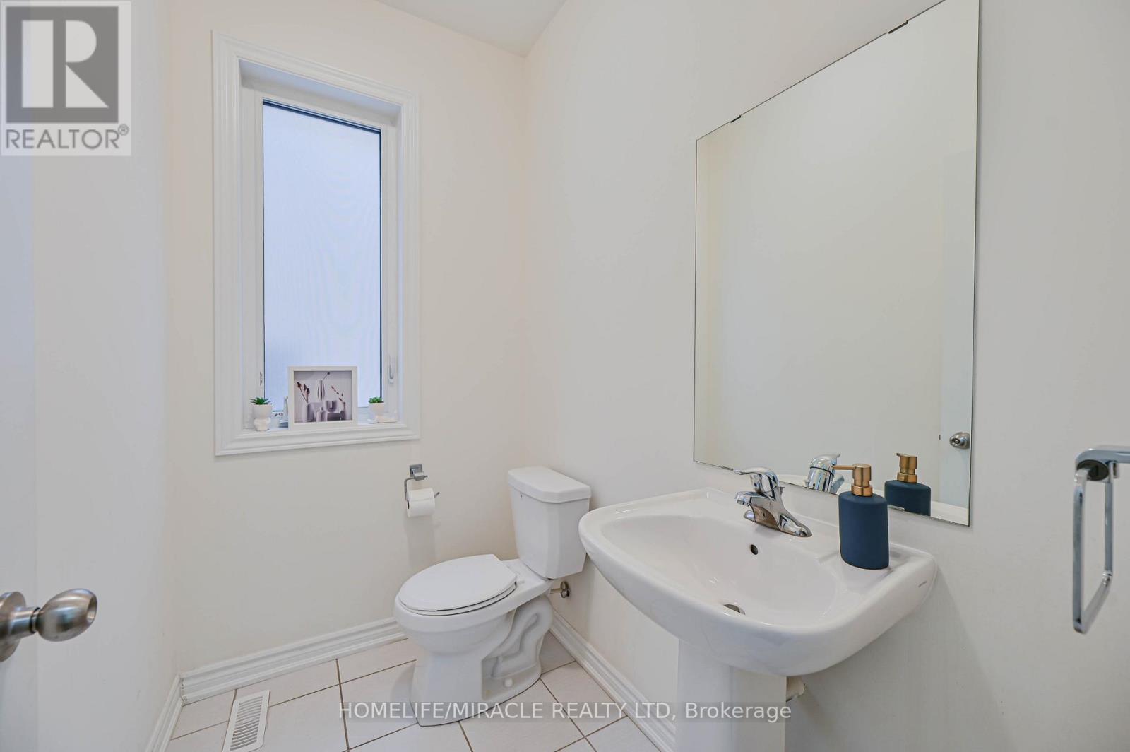 42 Truffle Court, Brampton, Ontario  L7A 5A6 - Photo 17 - W12709002