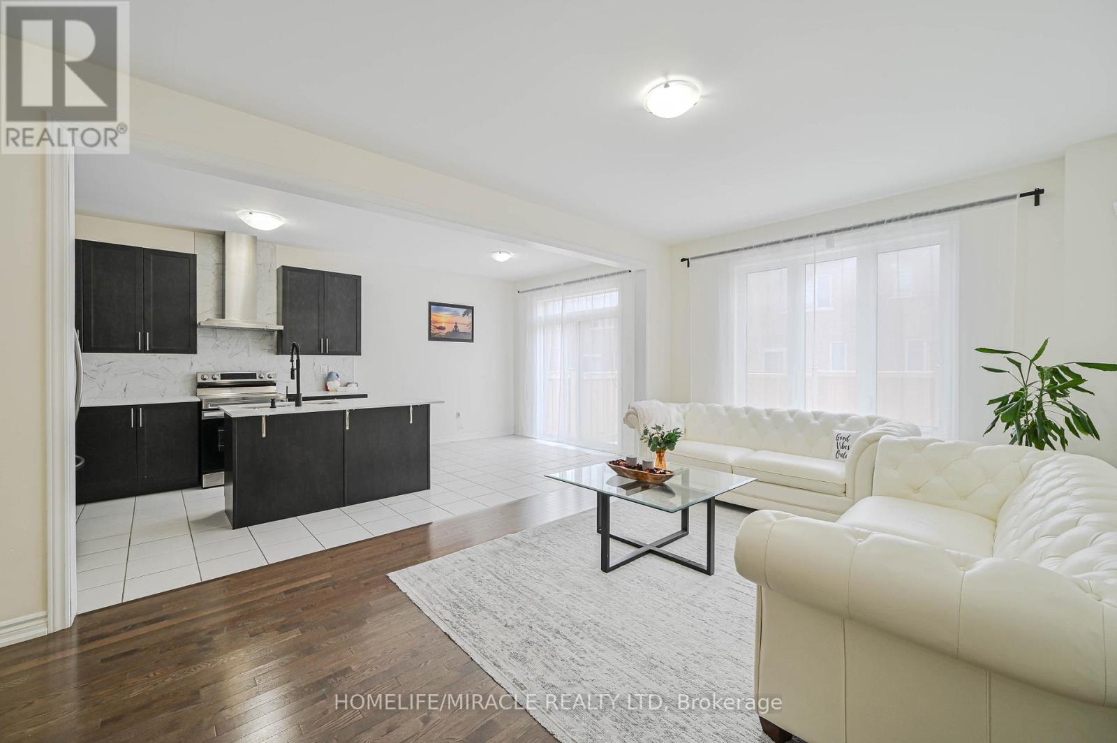 42 Truffle Court, Brampton, Ontario  L7A 5A6 - Photo 9 - W12709002