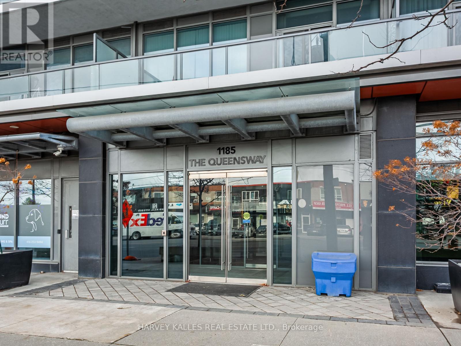 303 - 1185 The Queensway Avenue, Toronto, Ontario  M8Z 0C6 - Photo 2 - W12709012