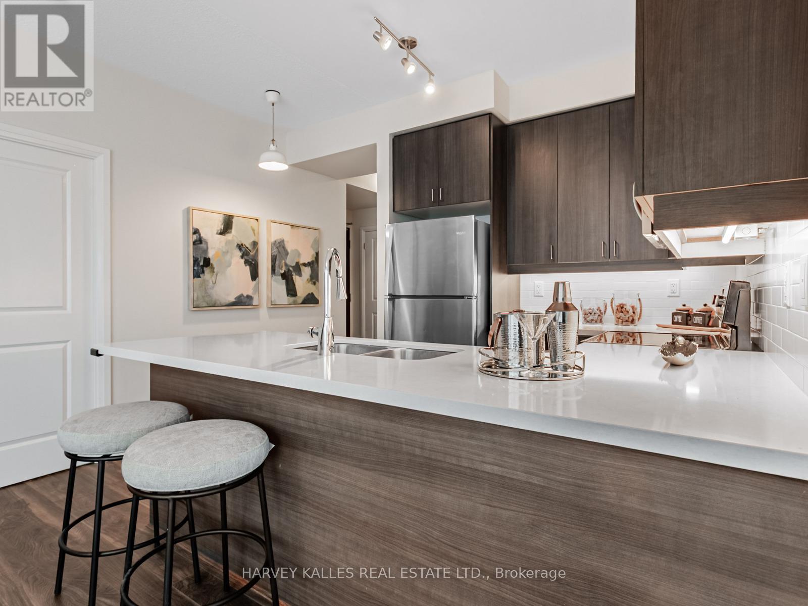 303 - 1185 The Queensway Avenue, Toronto, Ontario  M8Z 0C6 - Photo 8 - W12709012