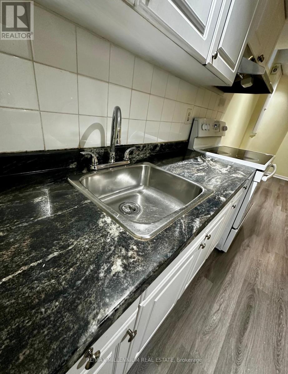 74 Shady Pine Circle, Brampton, Ontario  L6R 1K3 - Photo 13 - W12709034