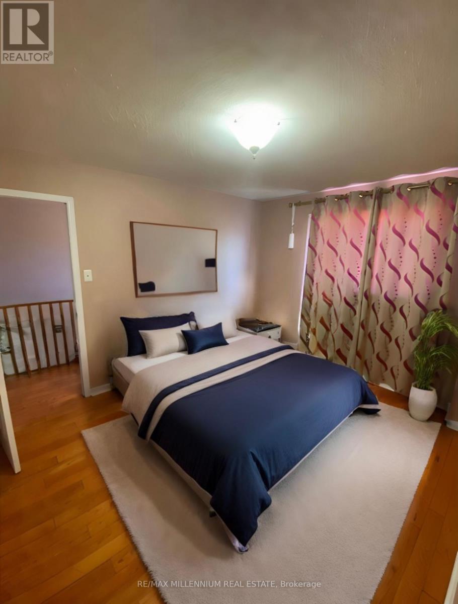 74 Shady Pine Circle, Brampton, Ontario  L6R 1K3 - Photo 5 - W12709034