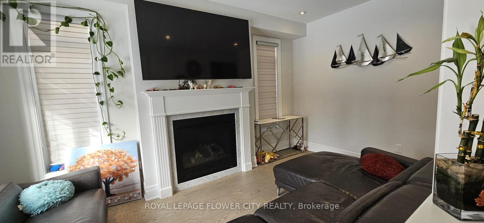 7 Overstone Road, Halton Hills, Ontario  L7G 0N5 - Photo 5 - W12709038