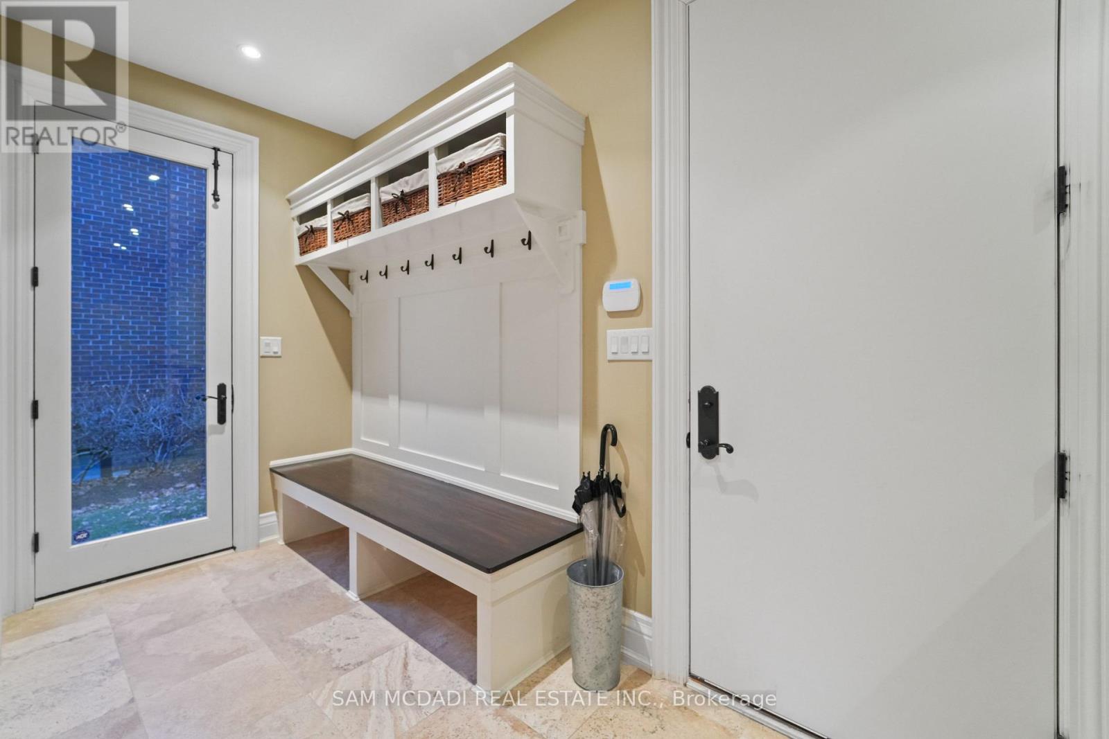 1286 Woodeden Drive, Mississauga, Ontario  L5H 2T6 - Photo 16 - W12709052