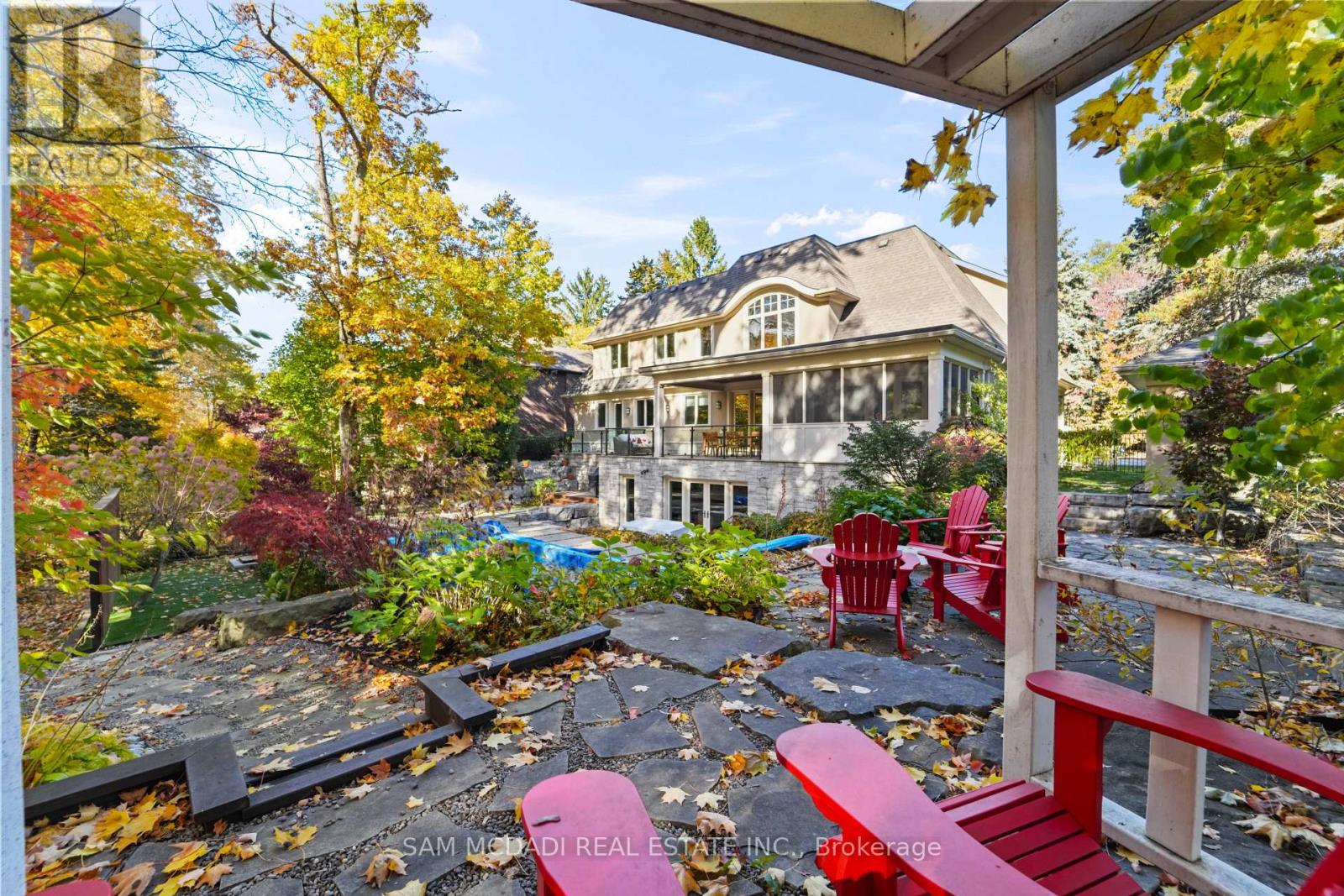 1286 Woodeden Drive, Mississauga, Ontario  L5H 2T6 - Photo 2 - W12709052