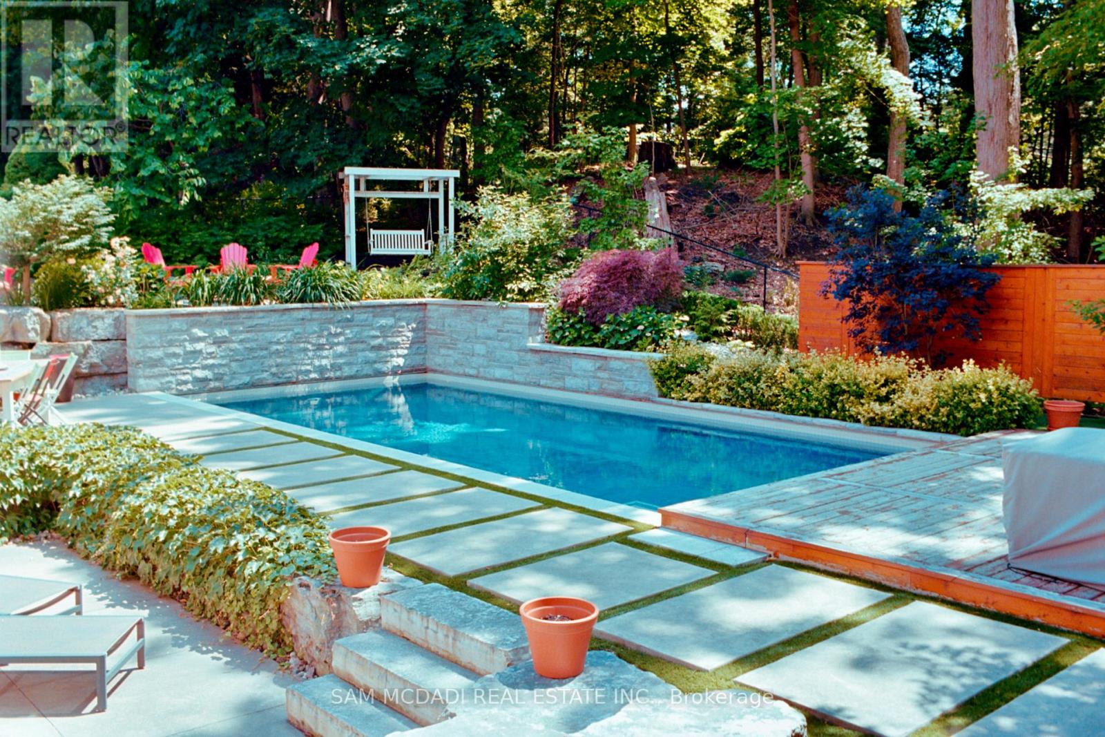 1286 Woodeden Drive, Mississauga, Ontario  L5H 2T6 - Photo 3 - W12709052