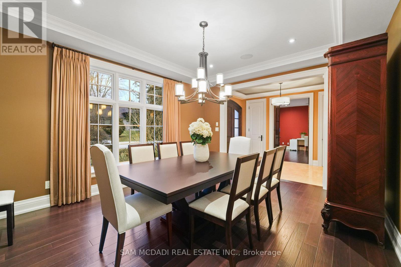 1286 Woodeden Drive, Mississauga, Ontario  L5H 2T6 - Photo 6 - W12709052