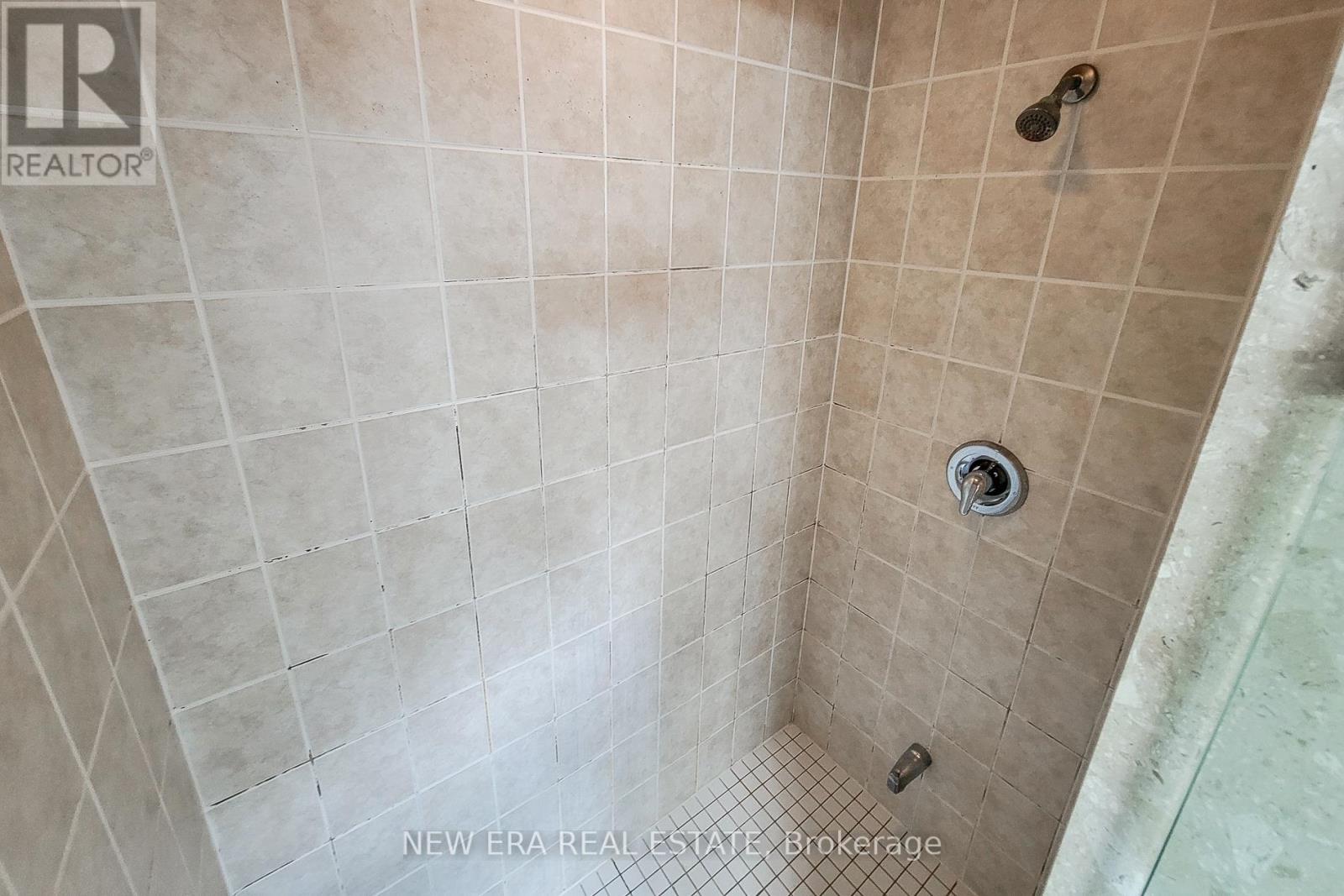 128 Montreal Circle, Hamilton, Ontario  L8E 0C8 - Photo 31 - X12708982