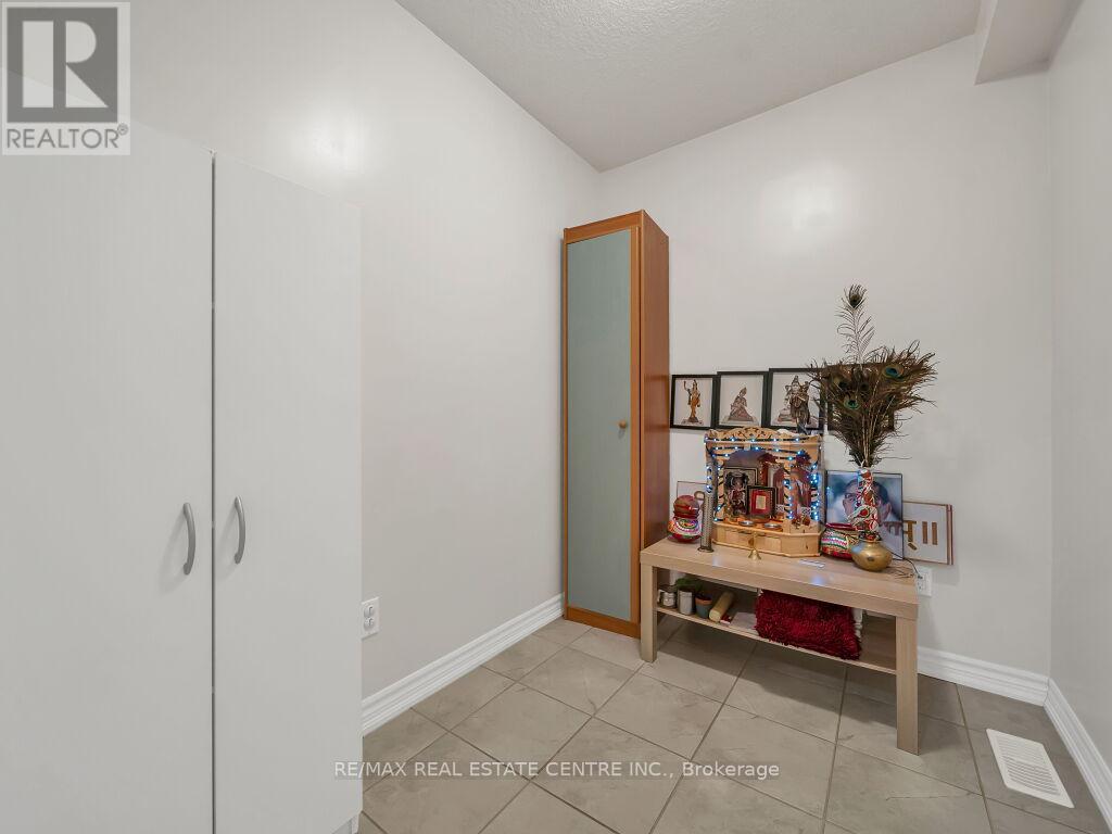 169 Summit Ridge Drive, Guelph, Ontario  N1E 0M8 - Photo 8 - X12709078