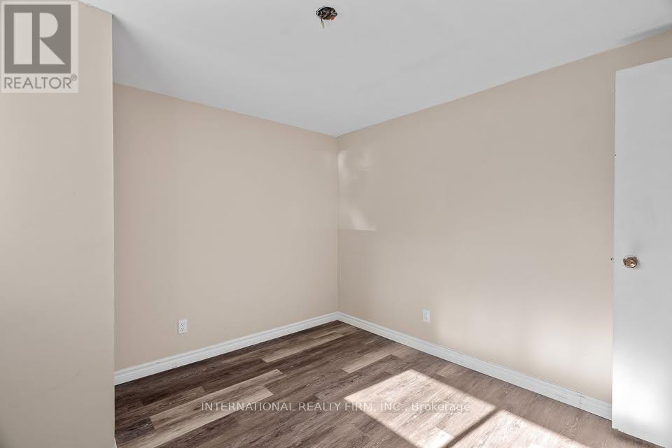 9921 Superior Street, Lambton Shores, Ontario  N0M 2L0 - Photo 10 - X12709084