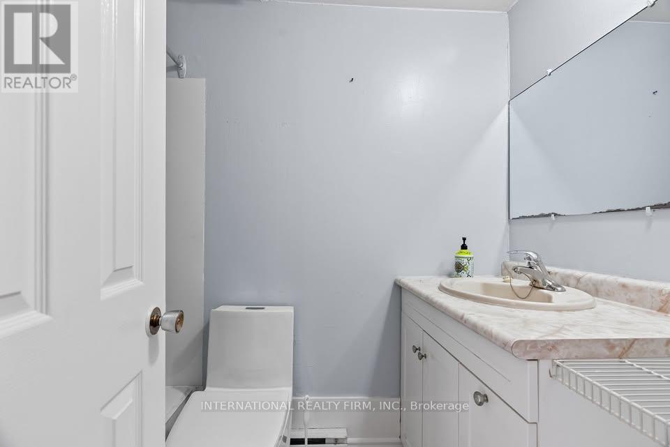 9921 Superior Street, Lambton Shores, Ontario  N0M 2L0 - Photo 12 - X12709084