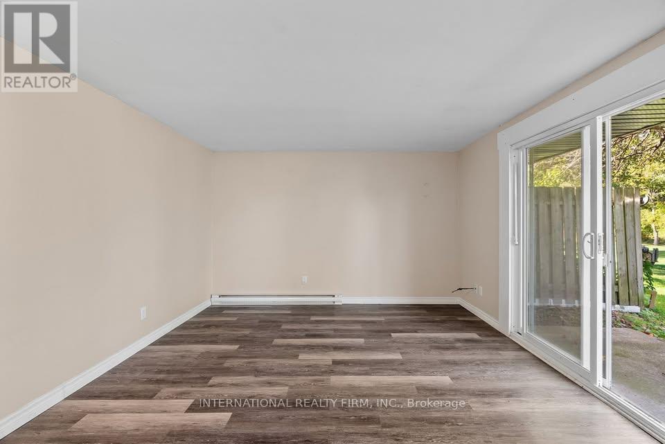 9921 Superior Street, Lambton Shores, Ontario  N0M 2L0 - Photo 4 - X12709084