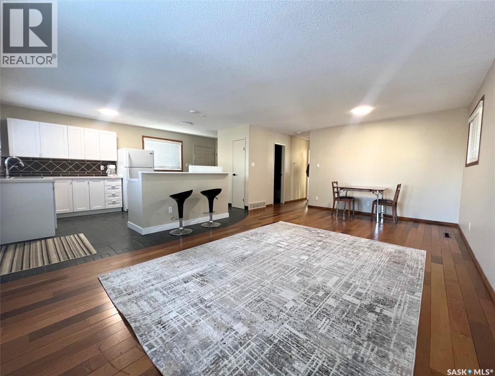 1200 Dahl Street E, Swift Current, Saskatchewan  S9H 3Z3 - Photo 2 - SK026998