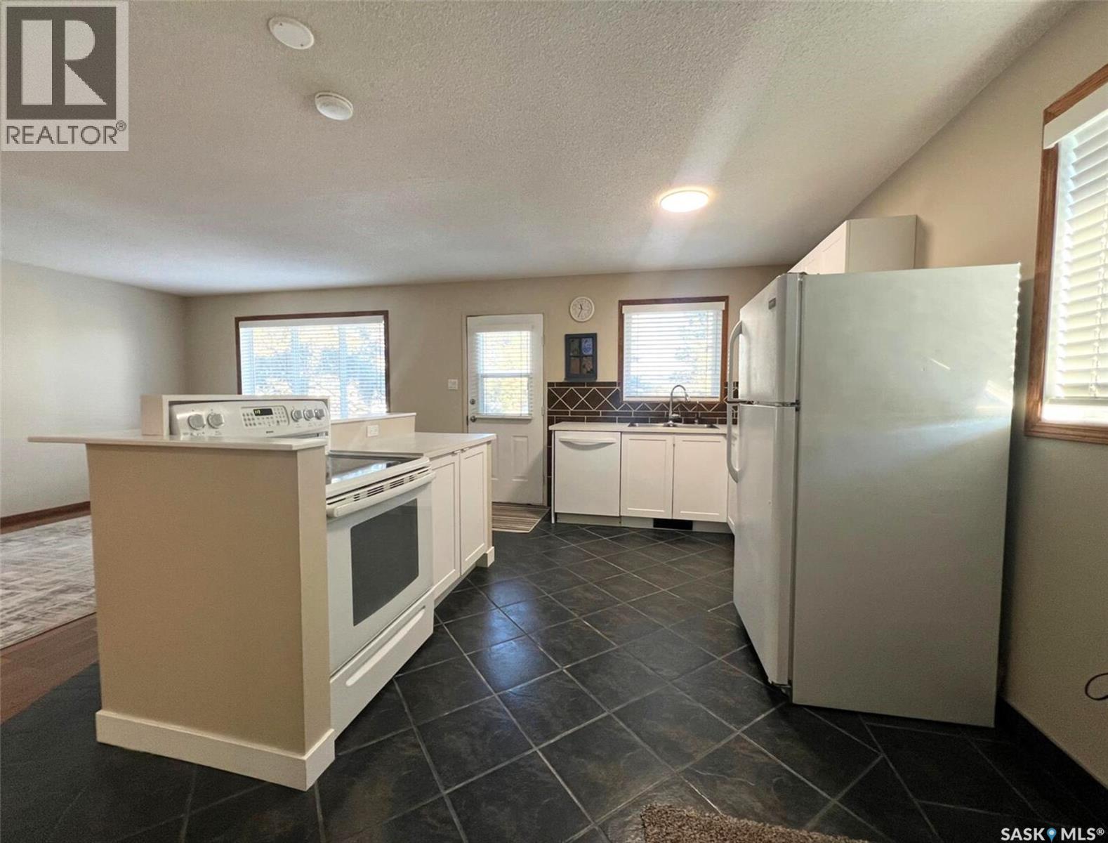 1200 Dahl Street E, Swift Current, Saskatchewan  S9H 3Z3 - Photo 8 - SK026998