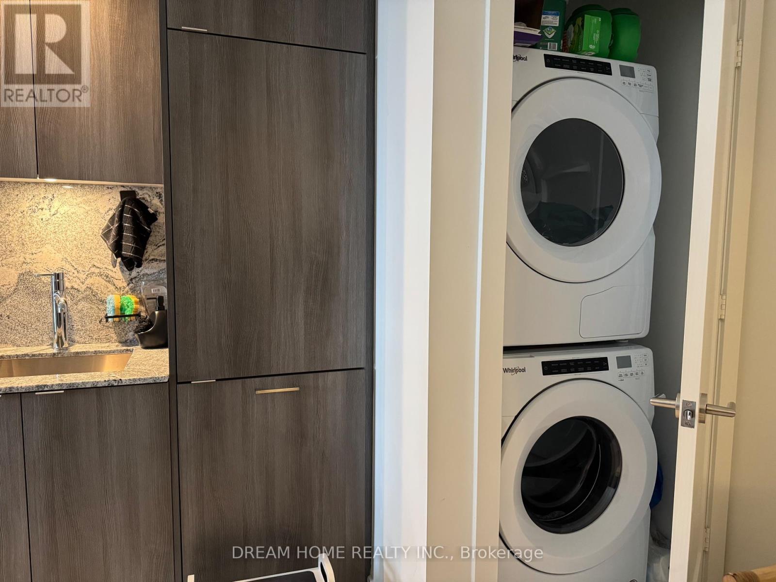 812 - 30 Inn On The Park Drive, Toronto (Banbury-Don Mills), Ontario  M3C 0P7 - Photo 6 - C12611226