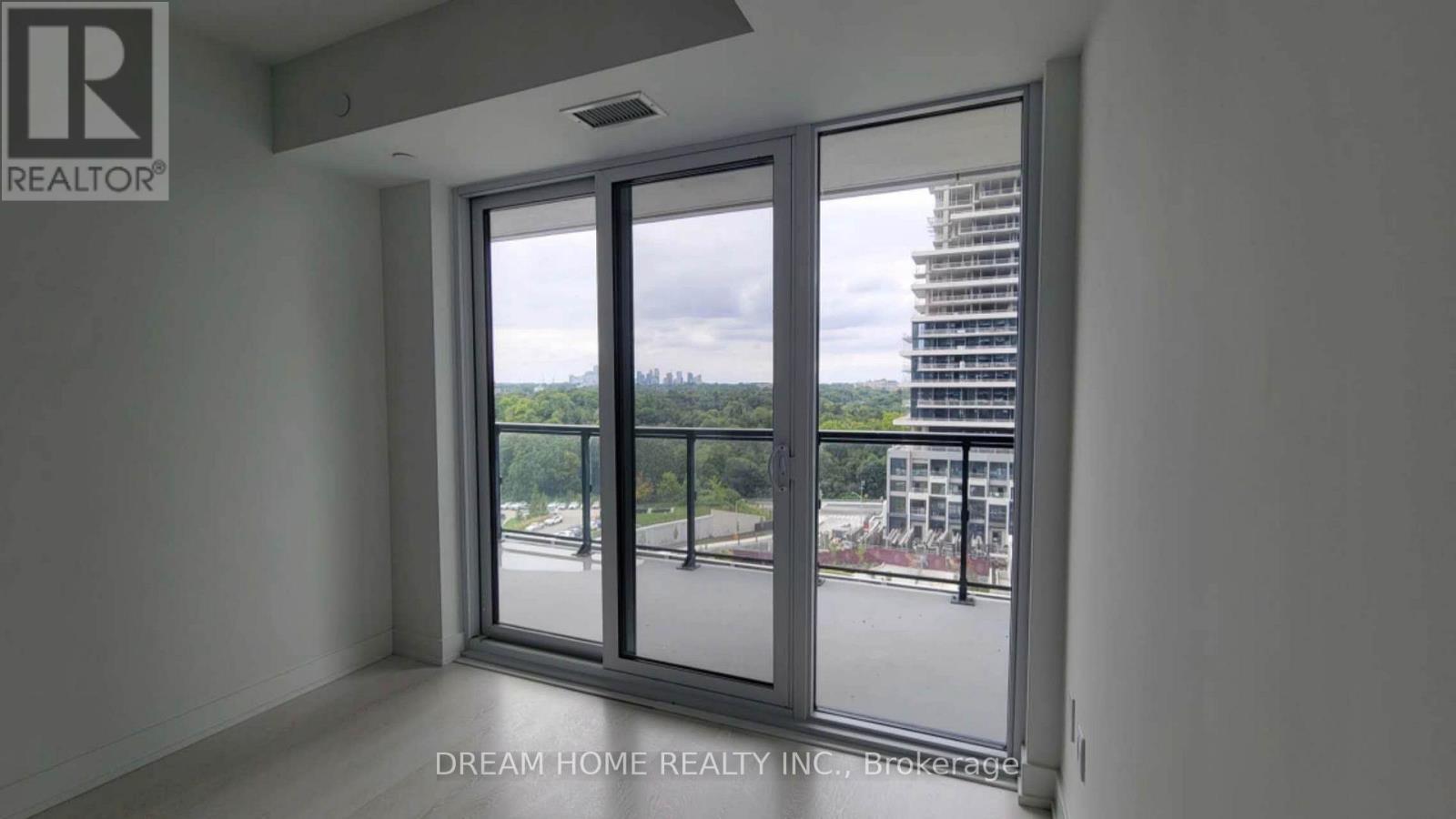 812 - 30 Inn On The Park Drive, Toronto (Banbury-Don Mills), Ontario  M3C 0P7 - Photo 3 - C12611226